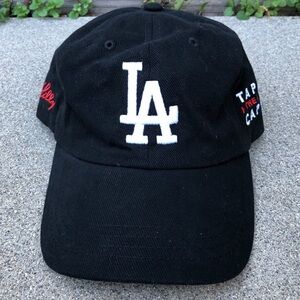 💫NWOT - LOS ANGELES DODGERS Unisex Black ‘Tap The Cap 35’ Baseball Dad Hat
